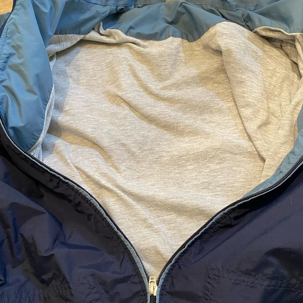 Nike Men’s XL Unisex 2 Tone Blue 100% Nylon All Weather Lined Performance Jacket